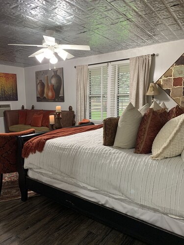 Escape from it all; Romantic Country Getaway; Sleeps 2