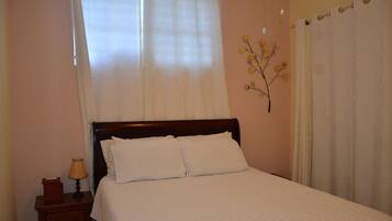 3 Schlafzimmer, Reisekinderbett, kostenloses WLAN, Bettwäsche