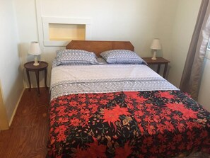 WiFi, bed sheets - one bedroom Loft Apartment in the heart of Downtown Hilo (Hilo)