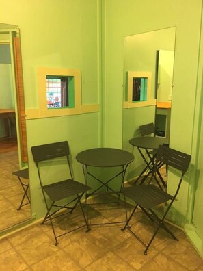 Interior - one bedroom Loft Apartment in the heart of Downtown Hilo (Hilo)