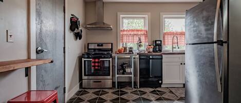 Fridge, microwave, oven, dishwasher