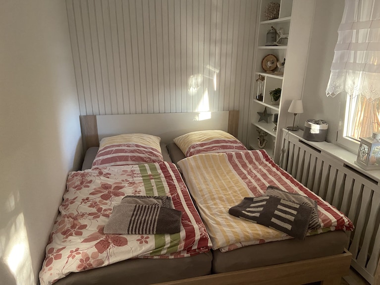 Große Familienfreundliche Ferienwohnung / Ferienhaus Mit Terrasse, - Querfurt