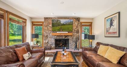 Awesome location, super clean only a few steps to the free bus