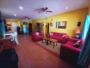 Smart TV, DVD player, books - 2 Bedroom Beach House Nice Big Pool - Fully Fenced Private Property-Lush Gardens (Chuburna Puerto)