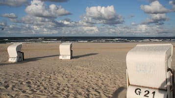 Una spiaggia nelle vicinanze