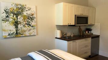 Desk, iron/ironing board, free WiFi, bed sheets