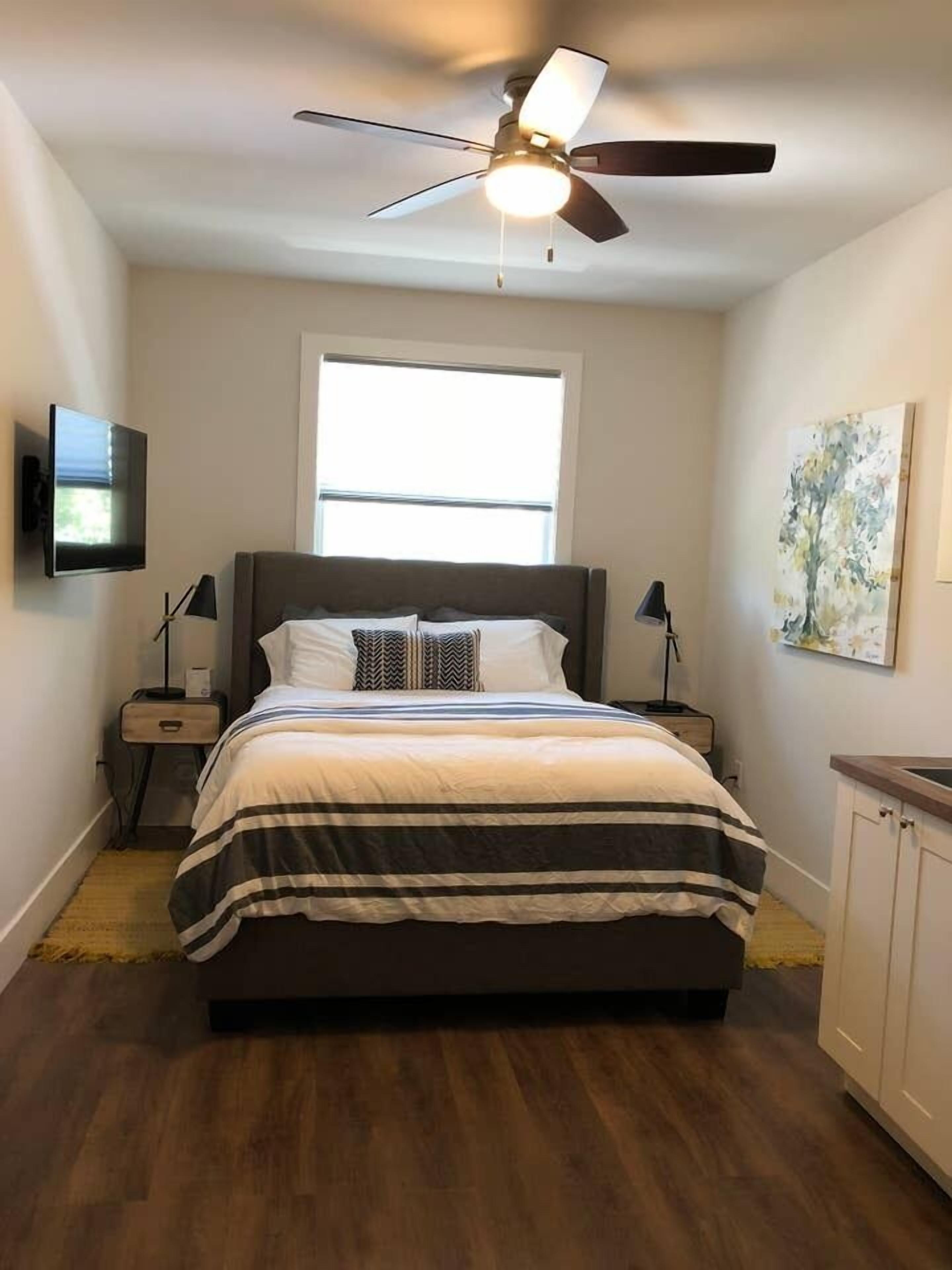 Desk, iron/ironing board, free WiFi, bed sheets