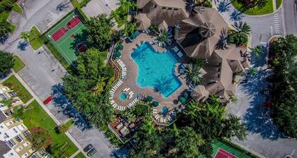 Vacation in Style! Cozy Condo In Top Resort - At Disney's Doorstep!