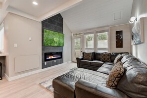 Smart-TV, peis og stereoanlegg