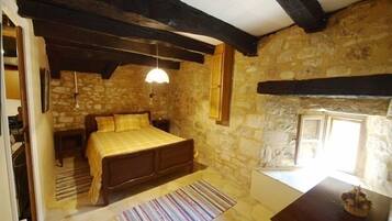 2 chambres, fer et planche Ă repasser, Wi-Fi, draps fournis