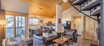 Keystone Condo Close to Shuttle, but Quiet & Peaceful Mountain Location!