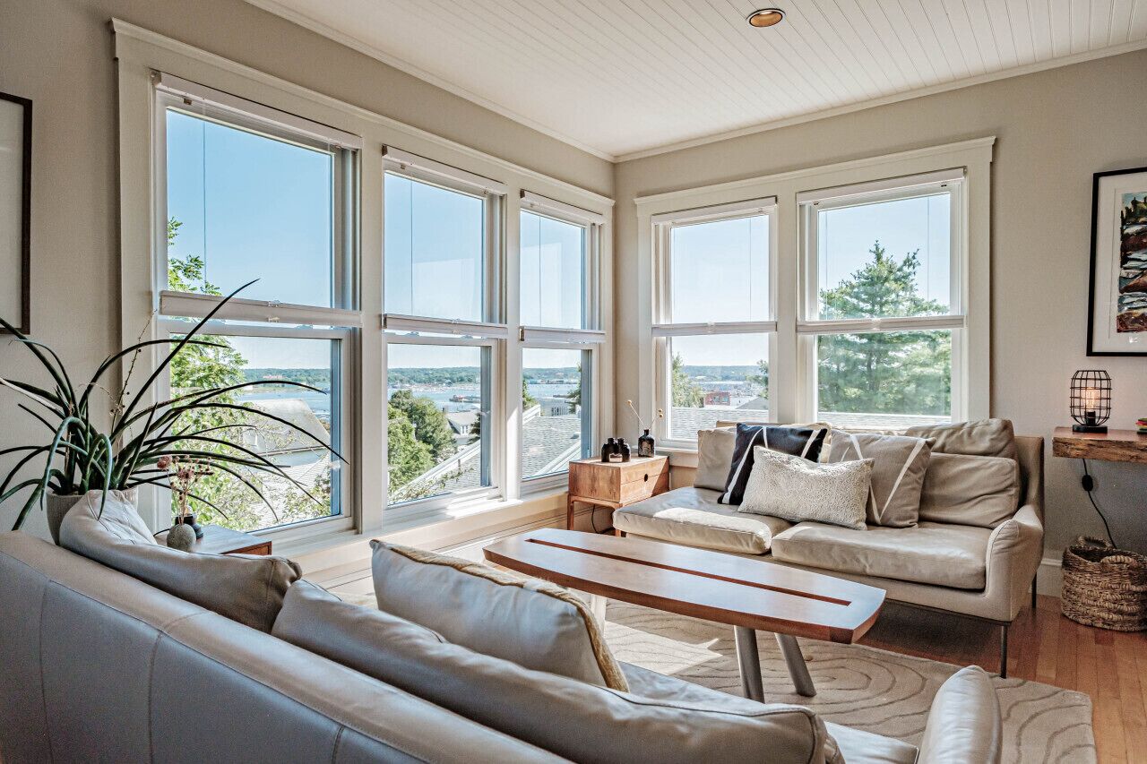 Télévision, chaîne hi-fi, espaces bureaux