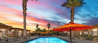 Shadow Palm Villa 1 Captain's Quarters / Private villas 