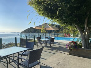 Outdoor dining - Oceanfront Seaside Vacay with stunning views at Inn of the Sea,Pool/Hot Tub/Dock (Ladysmith)