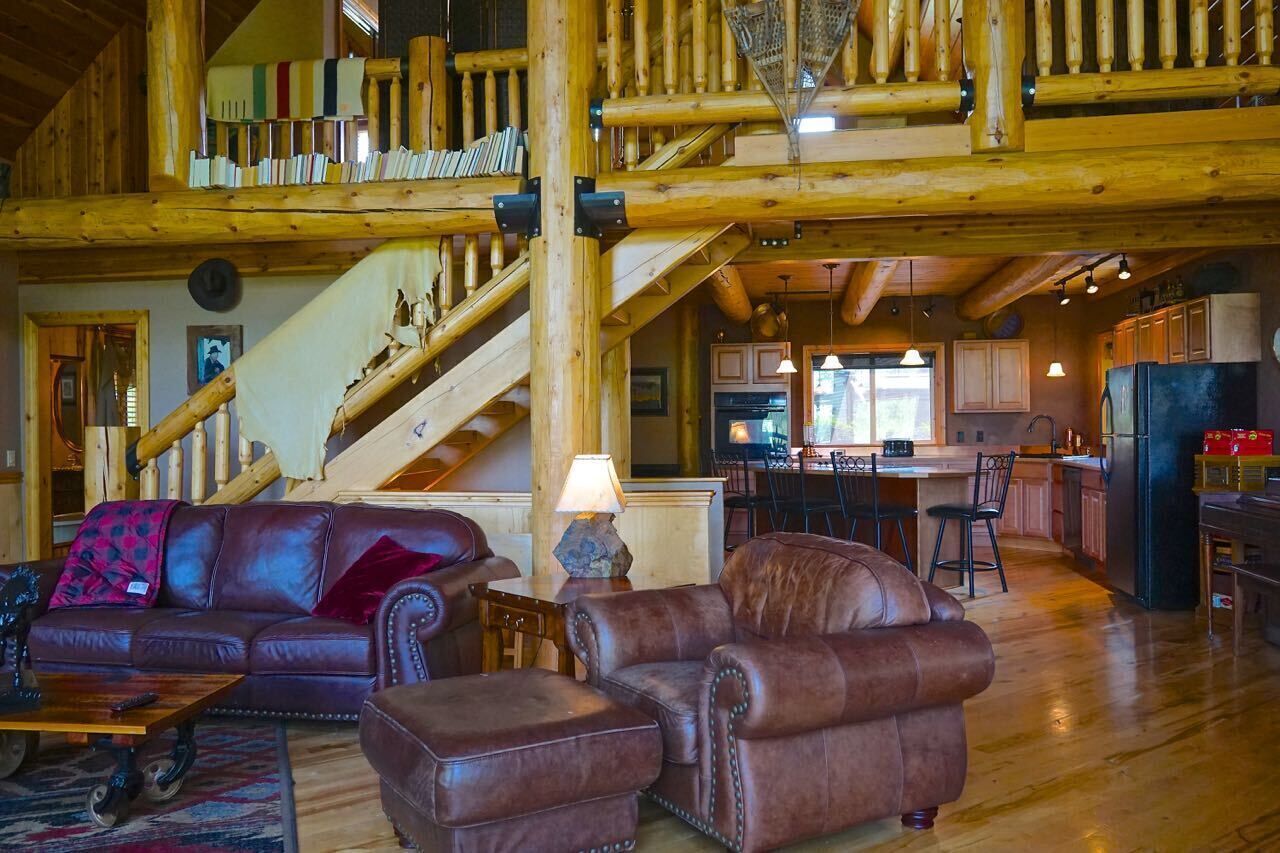 TV connectée, lecteur de DVD, livres