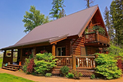 Log Cabin On Acreage Near Meadow Lake Resort