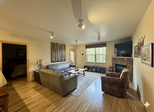 Luxury, Private Mountain Condo in Beautiful Frisco, Colorado