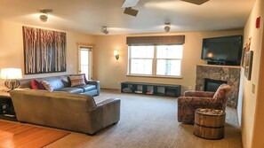 Flat-screen TV, fireplace