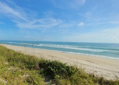 ULTIMATE PARADISE SUNRISE ON OCEAN in your backyard SUNSETS over Indian River