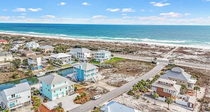 Lujosa casa del golfo con AMBAS playas y acceso a la bahía. Playa privada y piscina privada