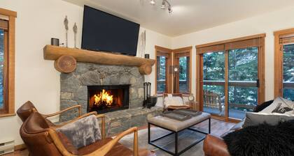 Whistler Creekside Luxurious Unit in Taluswood