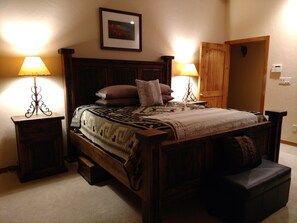 4 chambres, fer et planche à repasser, lit de bébé portatif, Wi-Fi