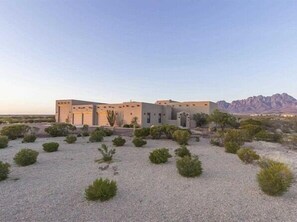 Exterior - Stunning Custom Home! (Las Cruces)