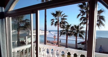 Oceanfront 5 Bedroom Hacienda with Stunning Views and Private Terrace.