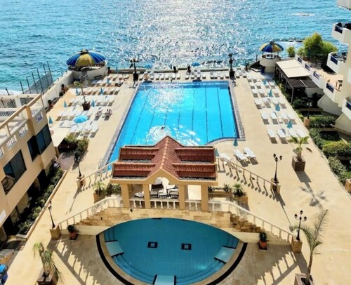 Sea la vie 1 BR@ Gondola Marine Resort Halat 24/7 power 