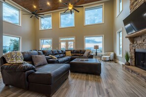 Smart TV, fireplace, ping pong