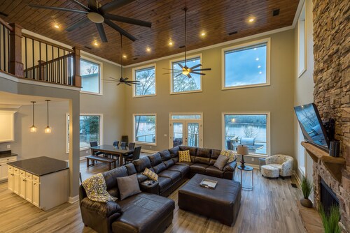 Waterfront Home over 5000 sq ft!