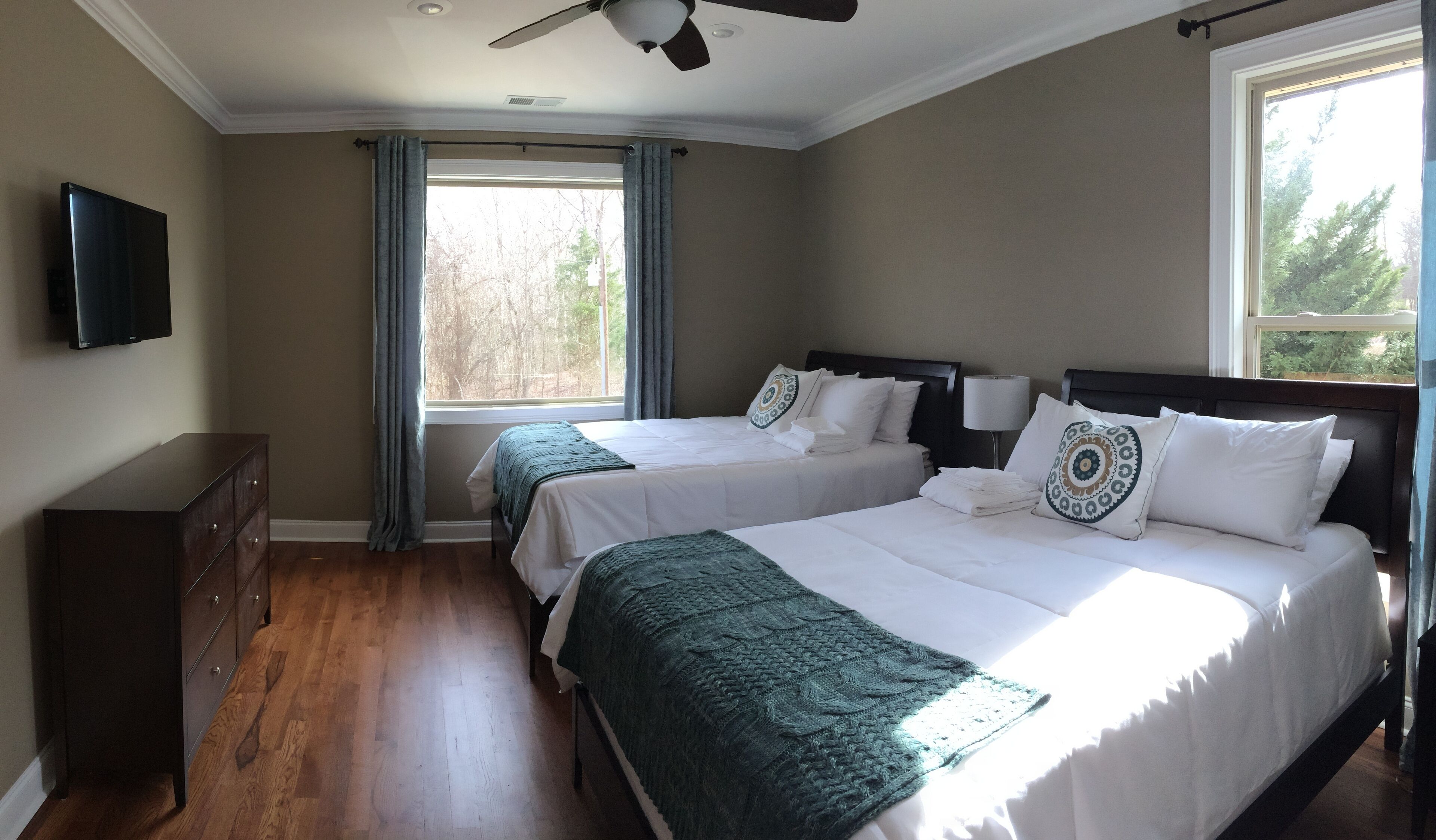 4 bedrooms, iron/ironing board, free WiFi, bed sheets