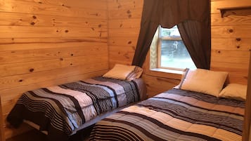 4 bedrooms, free WiFi, bed sheets, wheelchair access