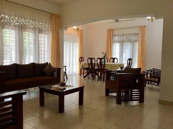 Exterior - white villa (Seeduwa - Katunayake)