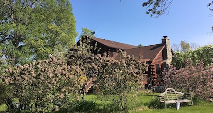 Adirondack Lodge vain 15 minuutin päässä Gore Mt hiihtoalueelta.