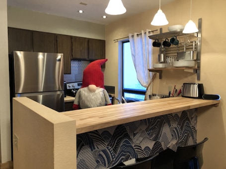 Fridge, microwave, oven, stovetop. Come Experience SkiTopia-True Ski In/Out Condo Steps from the SilverQueen Lift