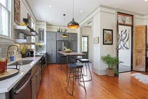 Nicht klassifiziertes Bild, 2 von 24, Schaltfläche