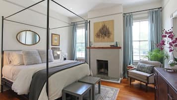 5 bedrooms, iron/ironing board, WiFi, bed sheets