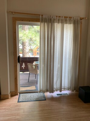 Interior - Townhouse, Fully Furnished Family Friendly, Across From Recreation Center & Deli (Truckee)