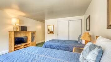 2 bedrooms, iron/ironing board, Internet, bed sheets