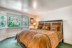 2 bedrooms, iron/ironing board, internet, bed sheets - Welcoming Condo with Shared Pools, Hot Tub, Sauna, & Tennis (Sun Valley)