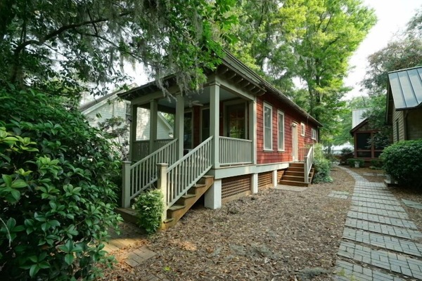 Quaint Bluffton Cottage