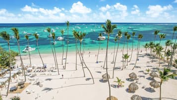 Vista para praia/oceano