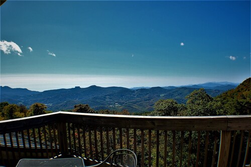 2 bedroom 2 bathroom…sleeps 10 with spectacular views 