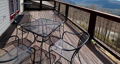 Mountain Escape w/ private balcony & spectacular view - Near skiing and hiking