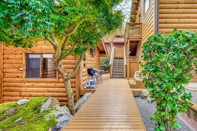 Secluded dog-friendly studio with free WiFi, kitchenette & nearby beach access
