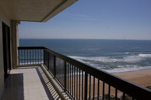 Property grounds - Beachfront Condo with heated pool and epic view (Ormond Beach)