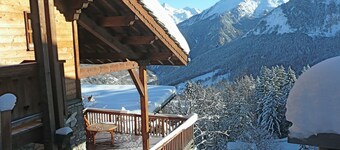 Authentic, comfortable chalet at the foot of the slopes in Courchevel