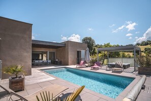 Piscine extérieure, piscine chauffée