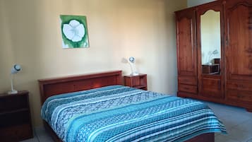 4 Schlafzimmer, Bügeleisen/Bügelbrett, WLAN, Bettwäsche